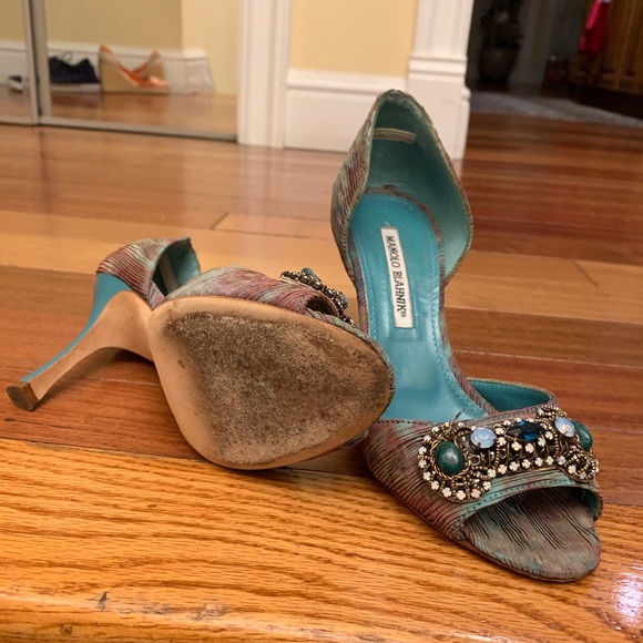 Manolo Blahnik Peep Toe Heels - Picture 4 of 4
